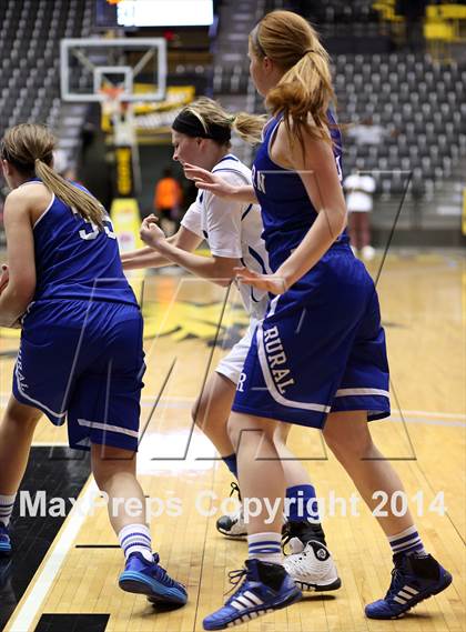 Thumbnail 1 in South vs. Washburn Rural (KSHSAA 6A Playoff) photogallery.