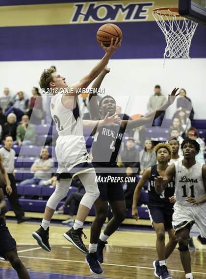 Thumbnail 3 in Grace Prep vs Richland (Spring Creek Holiday Invitational) photogallery.