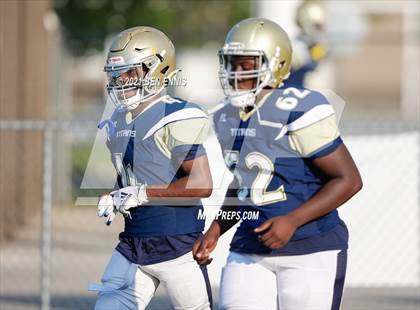 Thumbnail 3 in Drew vs Lithonia (Scrimmage) photogallery.