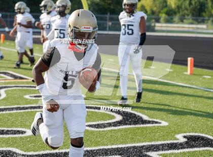 Thumbnail 2 in Drew vs Lithonia (Scrimmage) photogallery.