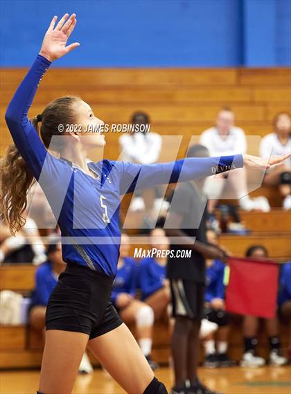 Thumbnail 2 in Stanton @ Ribault photogallery.