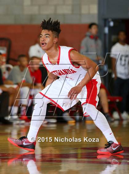 Thumbnail 2 in Etiwanda vs. Bishop Gorman (Nike Extravaganza) photogallery.