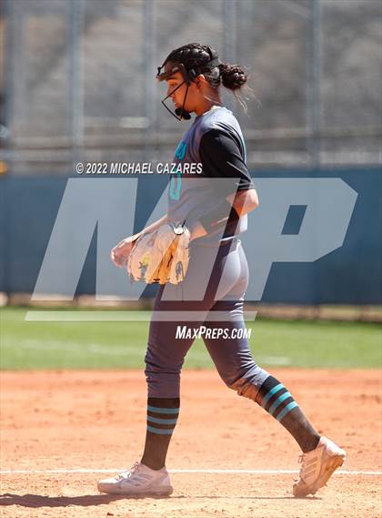 Thumbnail 3 in Highland vs. 'Iolani (Hamilton Softball Invitational) photogallery.