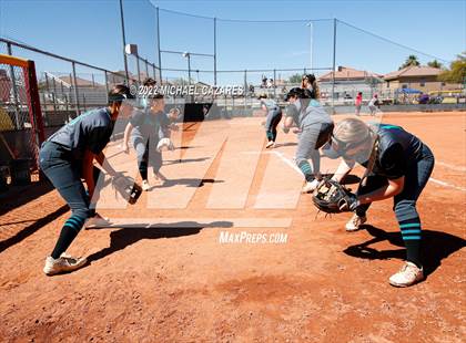 Thumbnail 1 in Highland vs. 'Iolani (Hamilton Softball Invitational) photogallery.