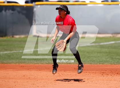 Thumbnail 1 in Highland vs. 'Iolani (Hamilton Softball Invitational) photogallery.