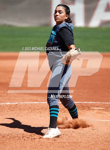 Thumbnail 3 in Highland vs. 'Iolani (Hamilton Softball Invitational) photogallery.