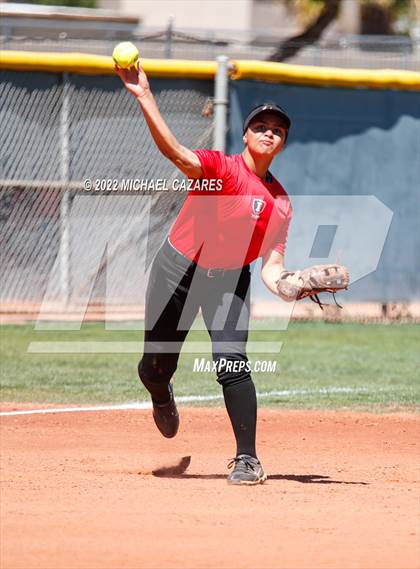 Thumbnail 2 in Highland vs. 'Iolani (Hamilton Softball Invitational) photogallery.