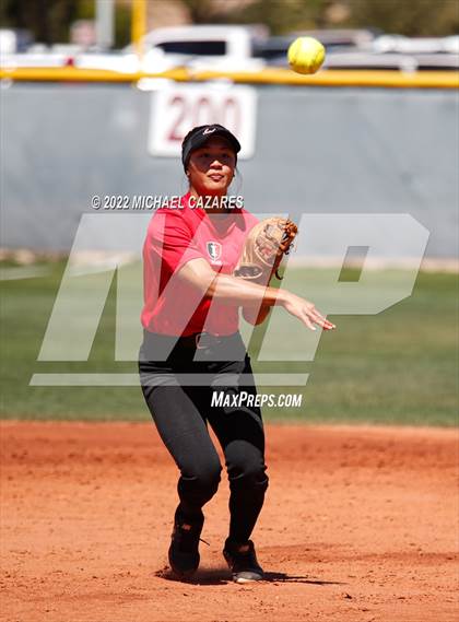 Thumbnail 1 in Highland vs. 'Iolani (Hamilton Softball Invitational) photogallery.