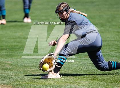 Thumbnail 3 in Highland vs. 'Iolani (Hamilton Softball Invitational) photogallery.