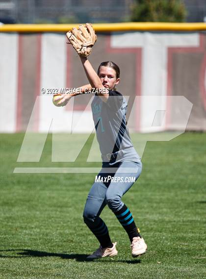 Thumbnail 1 in Highland vs. 'Iolani (Hamilton Softball Invitational) photogallery.