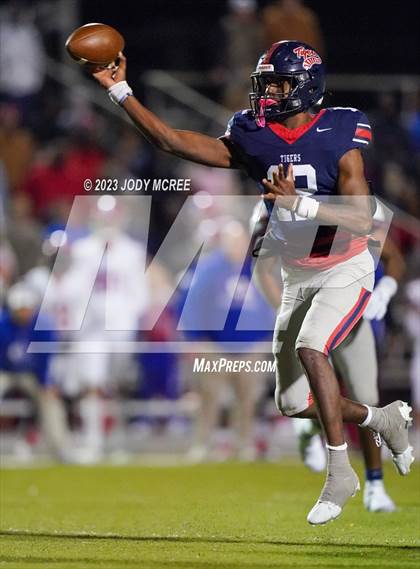 Thumbnail 2 in South Panola vs Grenada (MHSAA 6A Round 3) photogallery.