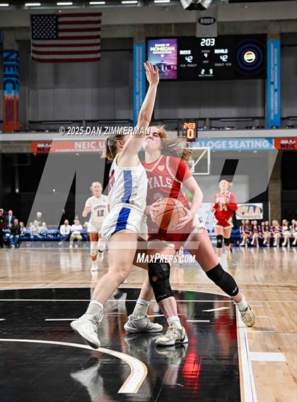 Thumbnail 3 in Holy Redeemer vs Dunmore (PIAA District 2 Class 3A Final) photogallery.