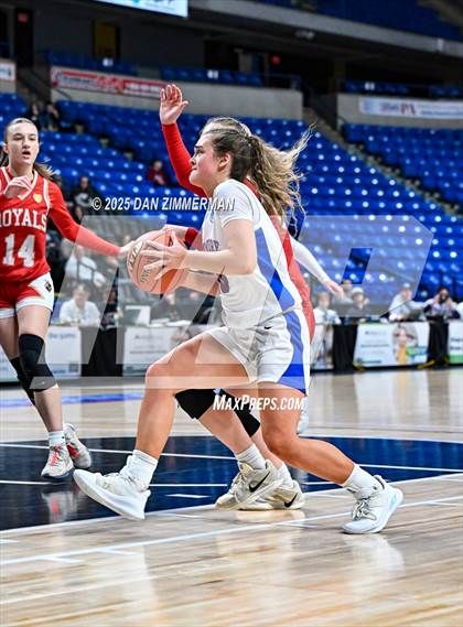 Thumbnail 2 in Holy Redeemer vs Dunmore (PIAA District 2 Class 3A Final) photogallery.