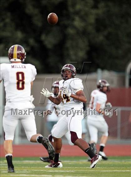 Thumbnail 1 in College Park vs. Las Lomas photogallery.