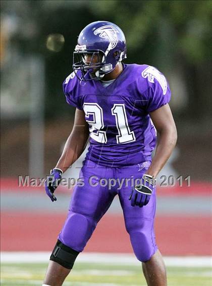 Thumbnail 1 in College Park vs. Las Lomas photogallery.