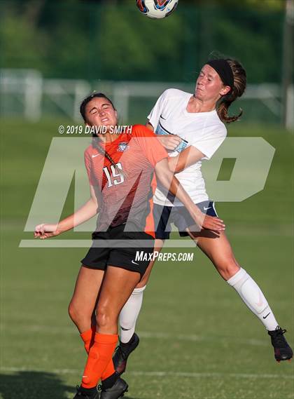 Thumbnail 3 in Rockwood Summit vs. St. Dominic (MSHSAA Class 3 Championship) photogallery.