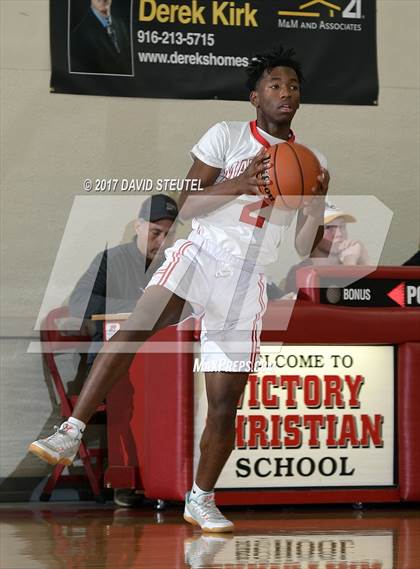 Thumbnail 3 in Sacramento Country Day vs. Mira Loma (Viking Classic) photogallery.