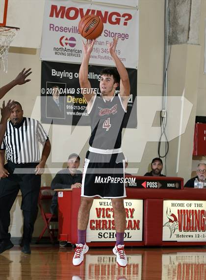 Thumbnail 2 in Sacramento Country Day vs. Mira Loma (Viking Classic) photogallery.
