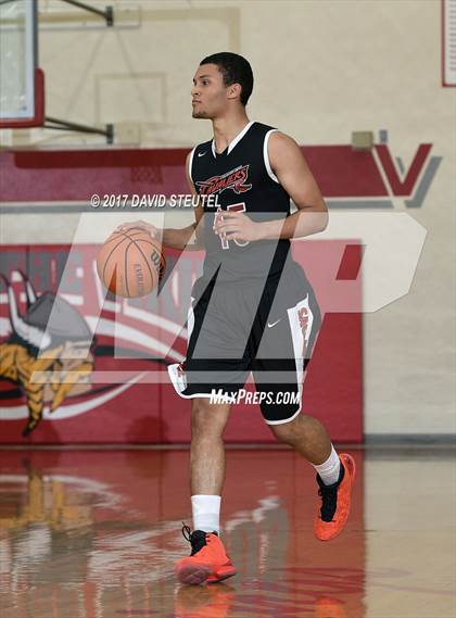 Thumbnail 3 in Sacramento Country Day vs. Mira Loma (Viking Classic) photogallery.