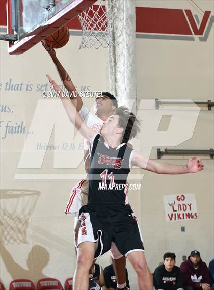 Thumbnail 2 in Sacramento Country Day vs. Mira Loma (Viking Classic) photogallery.