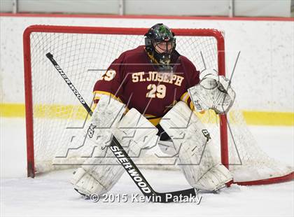 Thumbnail 2 in St. Joseph vs. Greenwich (FCIAC Semifinal) photogallery.