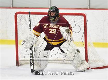 Thumbnail 3 in St. Joseph vs. Greenwich (FCIAC Semifinal) photogallery.