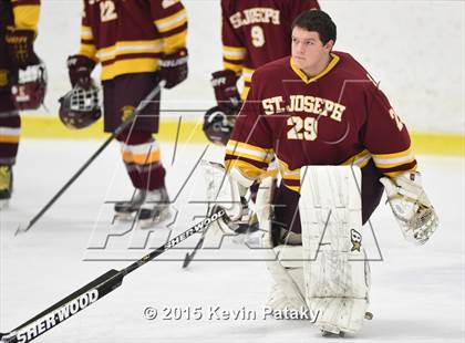 Thumbnail 3 in St. Joseph vs. Greenwich (FCIAC Semifinal) photogallery.