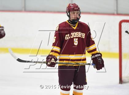 Thumbnail 3 in St. Joseph vs. Greenwich (FCIAC Semifinal) photogallery.