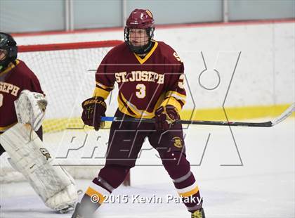 Thumbnail 1 in St. Joseph vs. Greenwich (FCIAC Semifinal) photogallery.