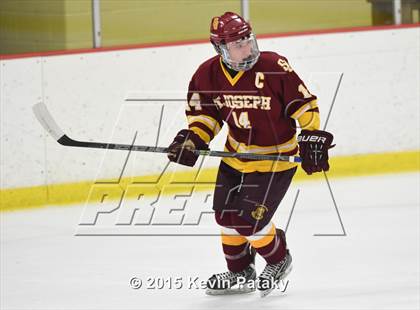 Thumbnail 1 in St. Joseph vs. Greenwich (FCIAC Semifinal) photogallery.