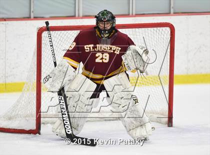 Thumbnail 3 in St. Joseph vs. Greenwich (FCIAC Semifinal) photogallery.
