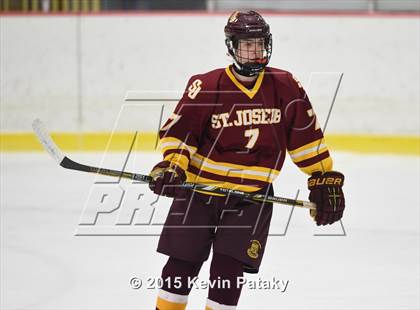 Thumbnail 2 in St. Joseph vs. Greenwich (FCIAC Semifinal) photogallery.
