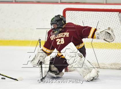 Thumbnail 1 in St. Joseph vs. Greenwich (FCIAC Semifinal) photogallery.