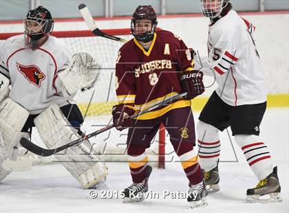 Thumbnail 2 in St. Joseph vs. Greenwich (FCIAC Semifinal) photogallery.
