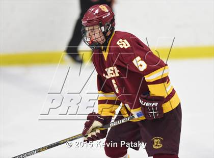 Thumbnail 2 in St. Joseph vs. Greenwich (FCIAC Semifinal) photogallery.