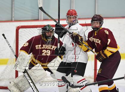 Thumbnail 2 in St. Joseph vs. Greenwich (FCIAC Semifinal) photogallery.