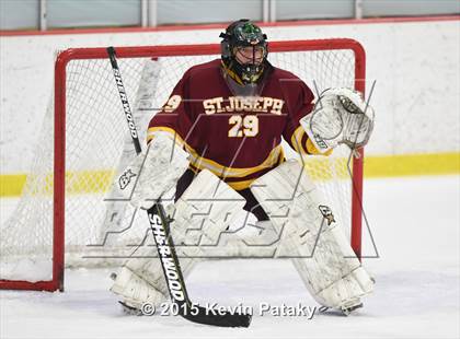 Thumbnail 2 in St. Joseph vs. Greenwich (FCIAC Semifinal) photogallery.