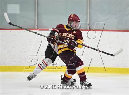 Thumbnail 1 in St. Joseph vs. Greenwich (FCIAC Semifinal) photogallery.