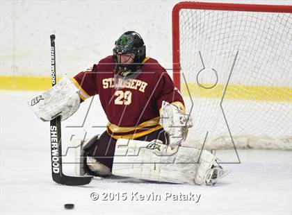 Thumbnail 1 in St. Joseph vs. Greenwich (FCIAC Semifinal) photogallery.