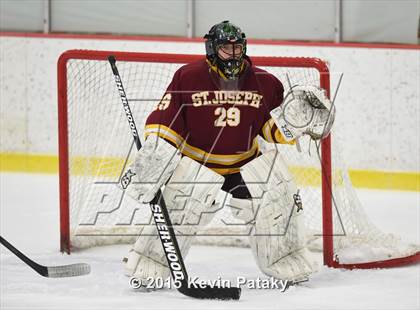Thumbnail 1 in St. Joseph vs. Greenwich (FCIAC Semifinal) photogallery.