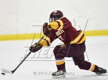 Thumbnail 2 in St. Joseph vs. Greenwich (FCIAC Semifinal) photogallery.