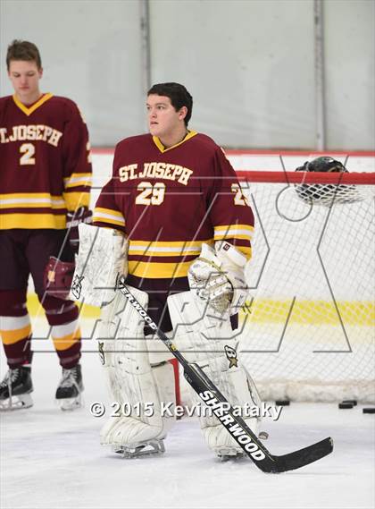 Thumbnail 3 in St. Joseph vs. Greenwich (FCIAC Semifinal) photogallery.