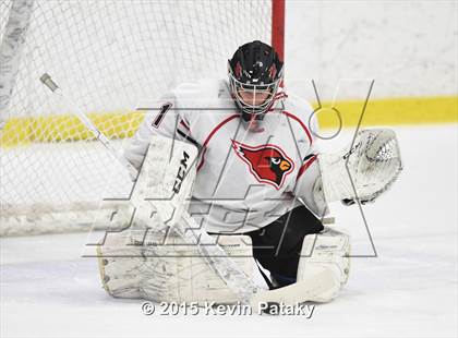 Thumbnail 3 in St. Joseph vs. Greenwich (FCIAC Semifinal) photogallery.