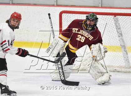 Thumbnail 2 in St. Joseph vs. Greenwich (FCIAC Semifinal) photogallery.