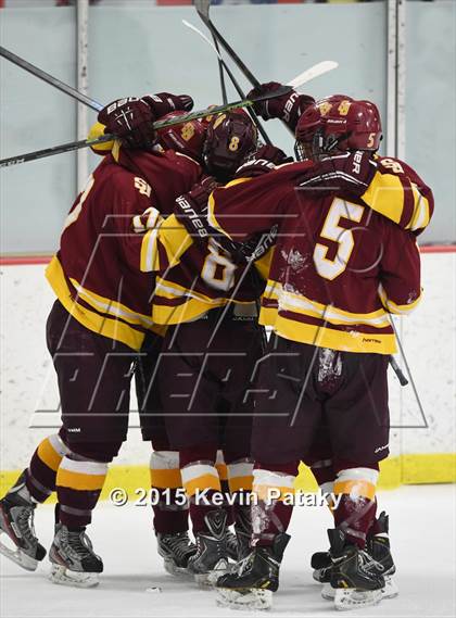 Thumbnail 3 in St. Joseph vs. Greenwich (FCIAC Semifinal) photogallery.