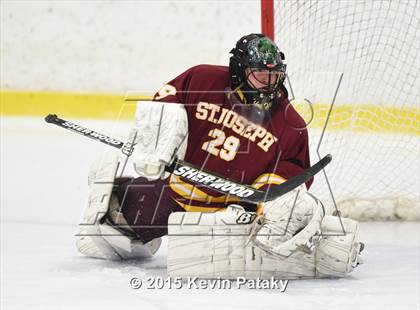 Thumbnail 2 in St. Joseph vs. Greenwich (FCIAC Semifinal) photogallery.