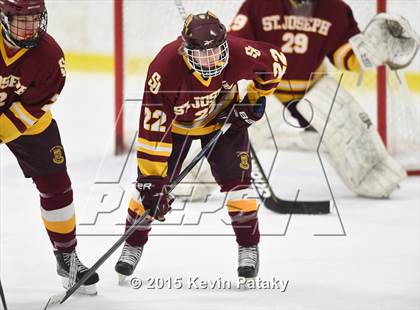 Thumbnail 2 in St. Joseph vs. Greenwich (FCIAC Semifinal) photogallery.
