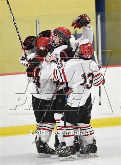 Thumbnail 3 in St. Joseph vs. Greenwich (FCIAC Semifinal) photogallery.