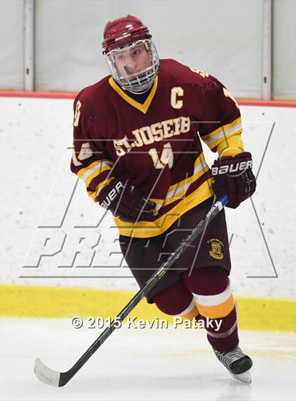 Thumbnail 2 in St. Joseph vs. Greenwich (FCIAC Semifinal) photogallery.