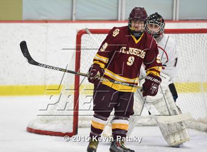 Thumbnail 2 in St. Joseph vs. Greenwich (FCIAC Semifinal) photogallery.
